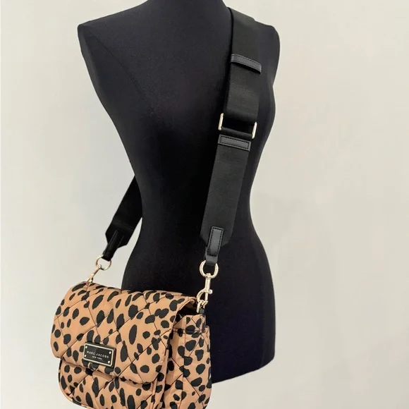 NWT Marc Jacobs quilted messenger bag - Picture 7 of 8